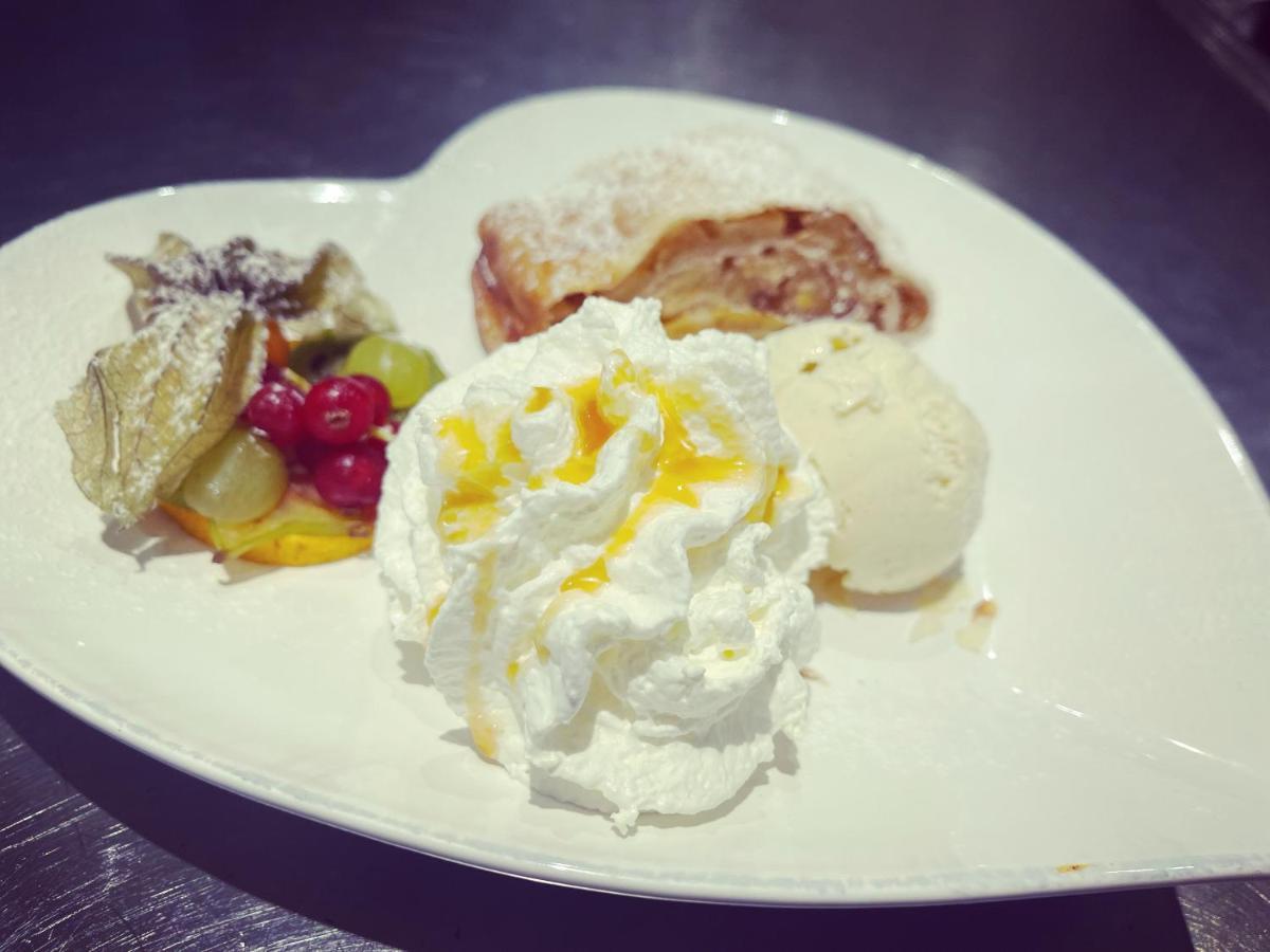 Hotel Krone 코니그스브륀 외부 사진
