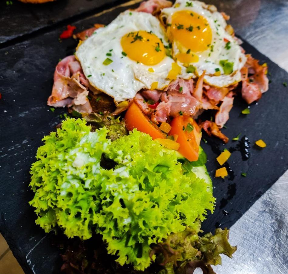 Hotel Krone 코니그스브륀 외부 사진