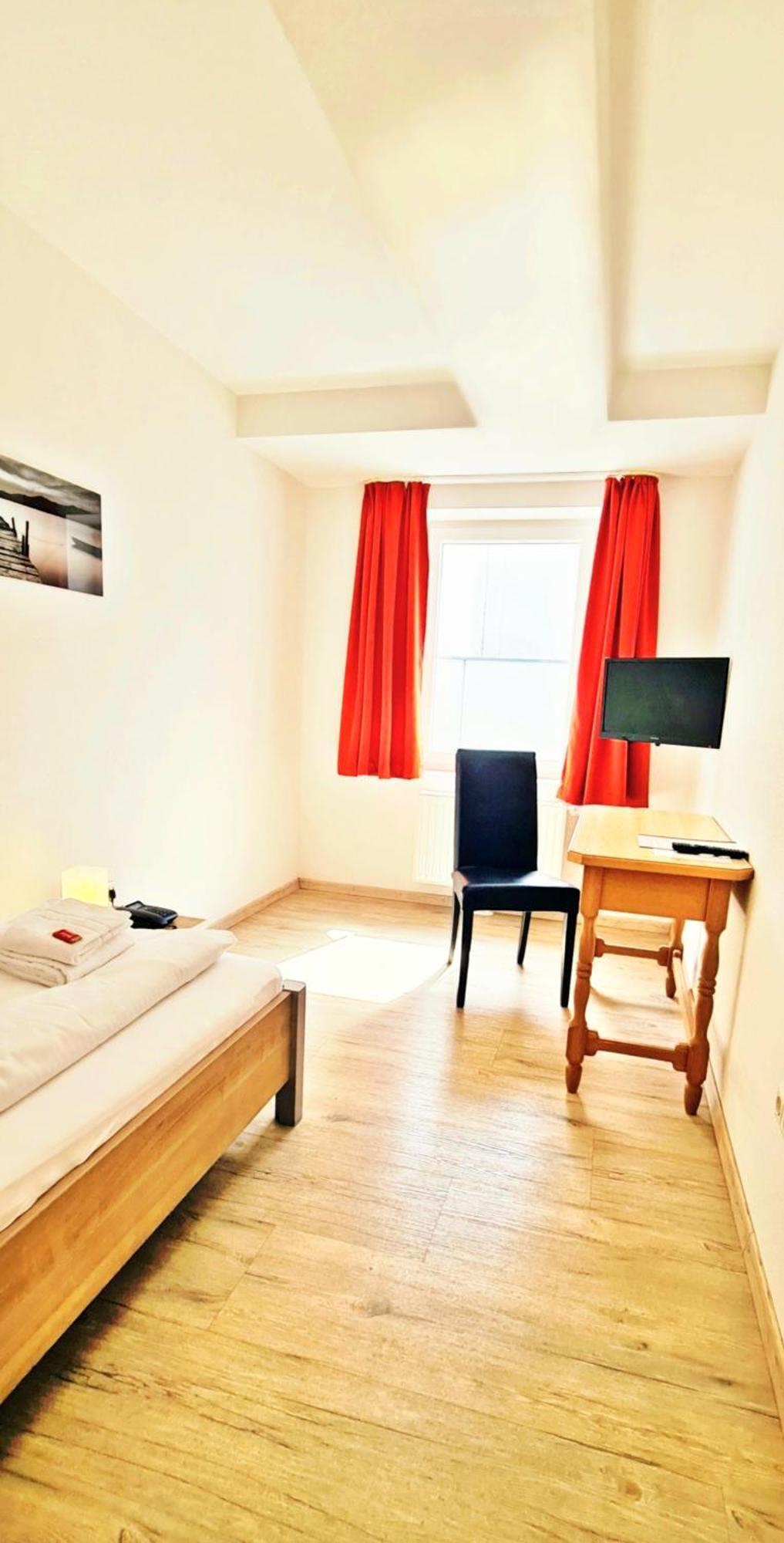 Hotel Krone 코니그스브륀 외부 사진